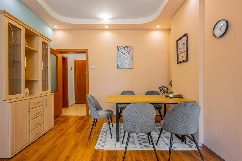 Spacious 3Bd Central Apartment Sofia Eksteriør bilde